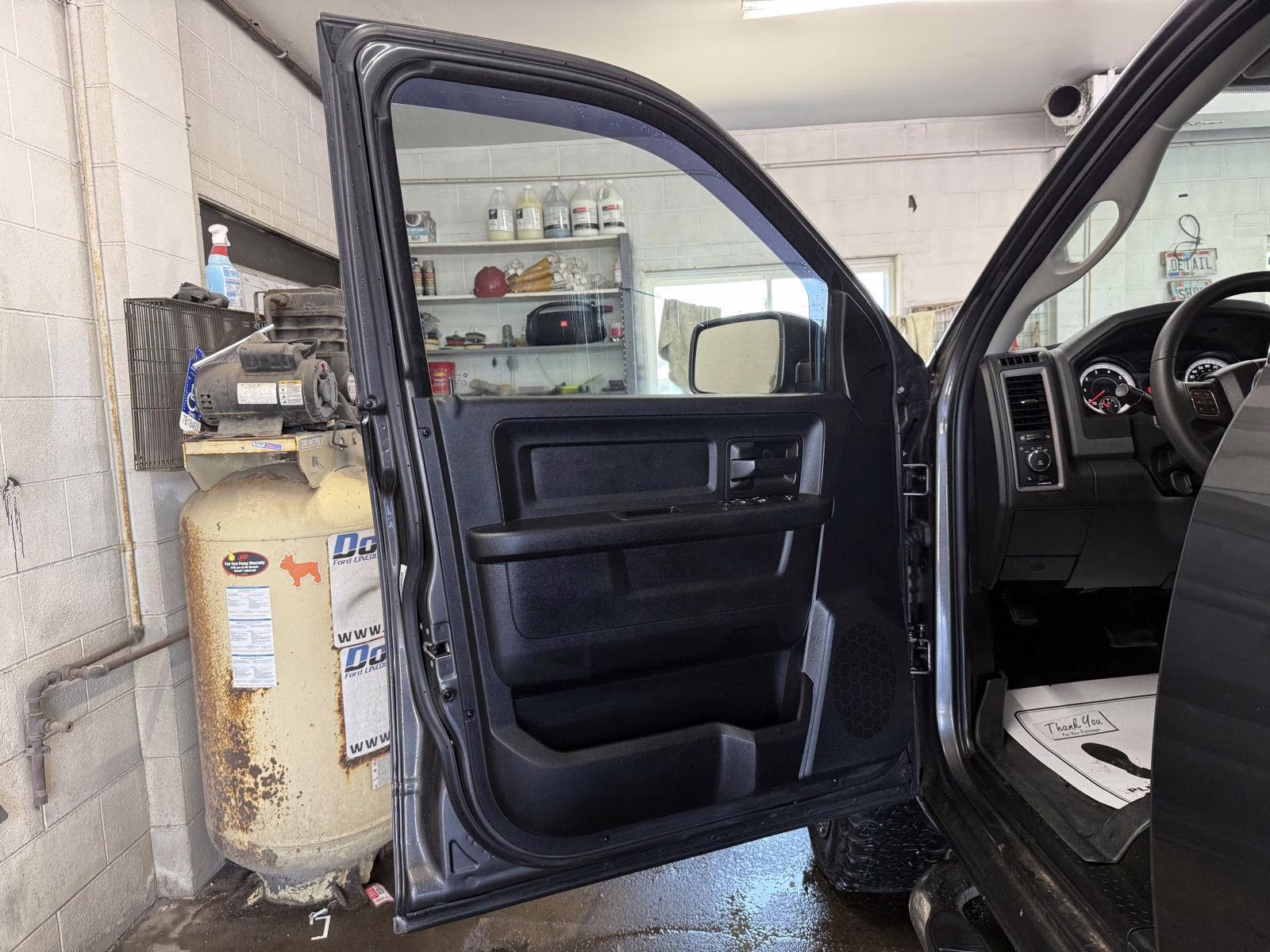 2014 Granite Crystal Metallic Clearcoat Ram 1500 Express 4X4 Truck