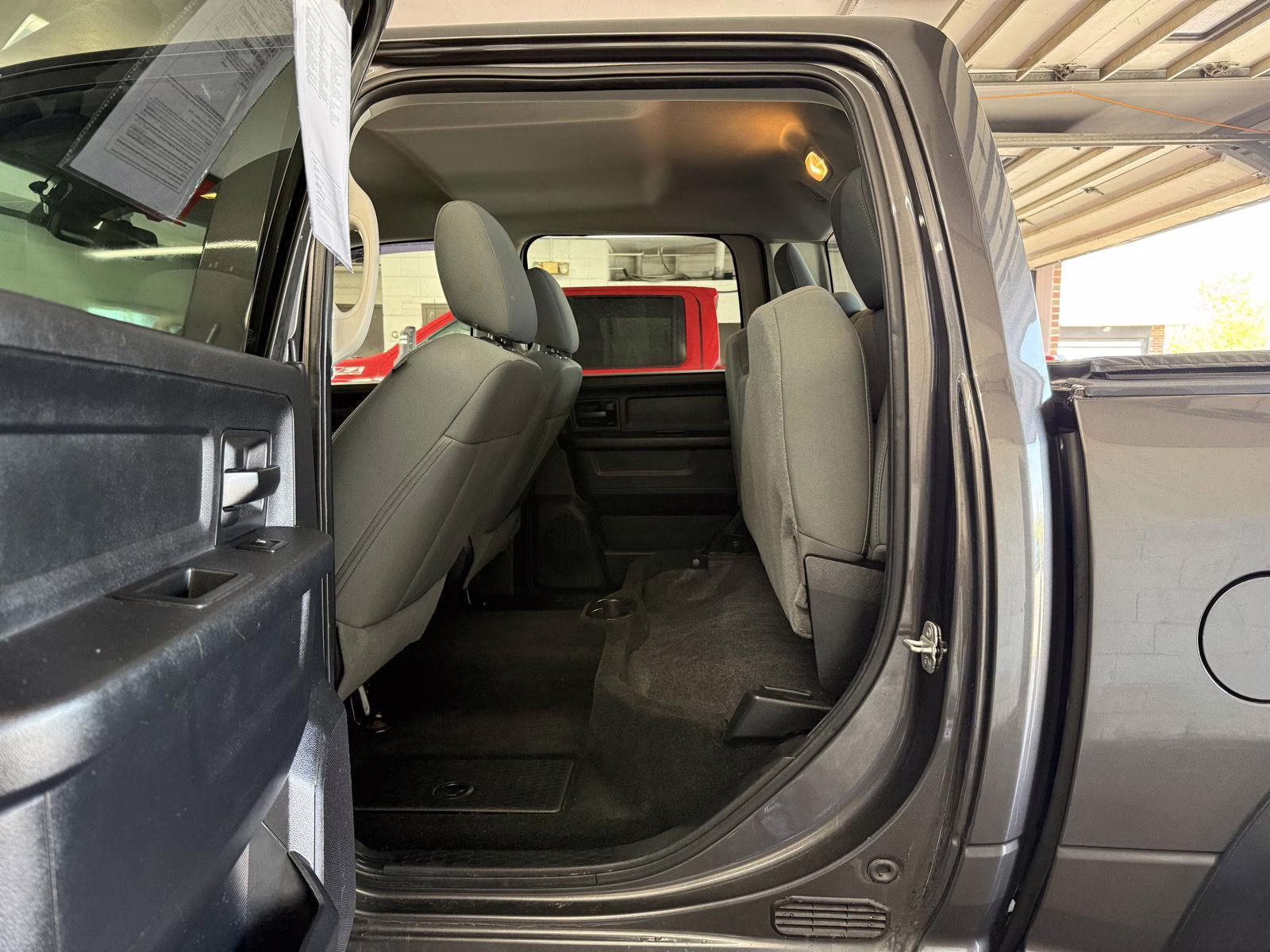 2014 Granite Crystal Metallic Clearcoat Ram 1500 Express 4X4 Truck