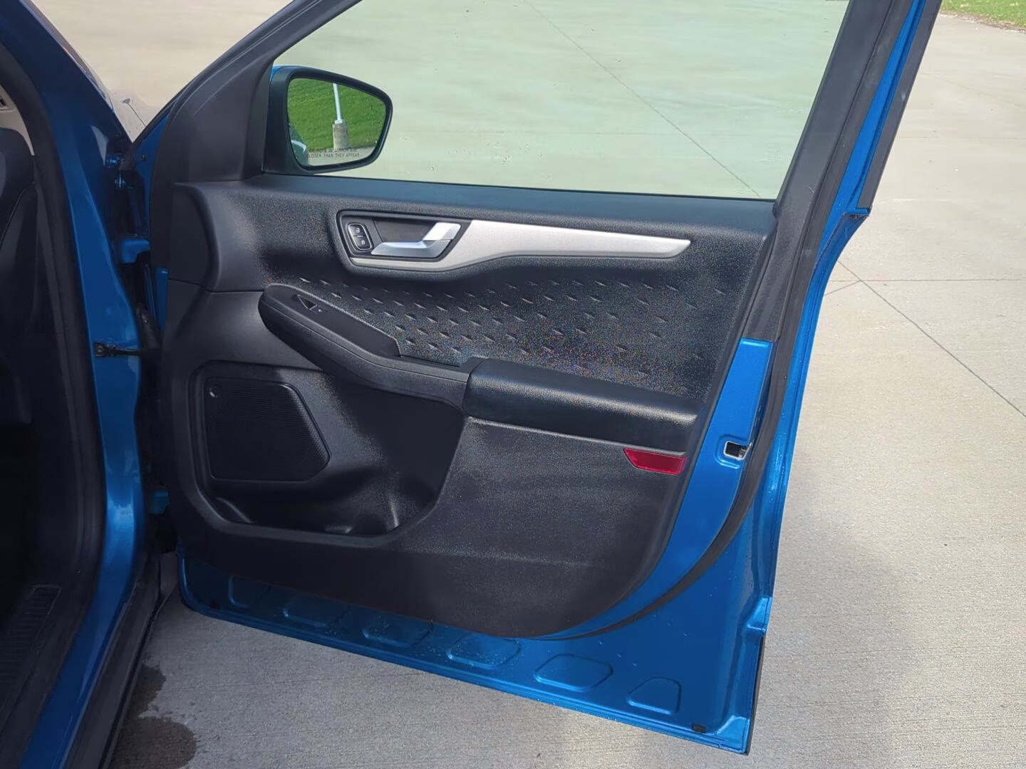 2020 Velocity Blue Ford Escape SEL FWD SUV
