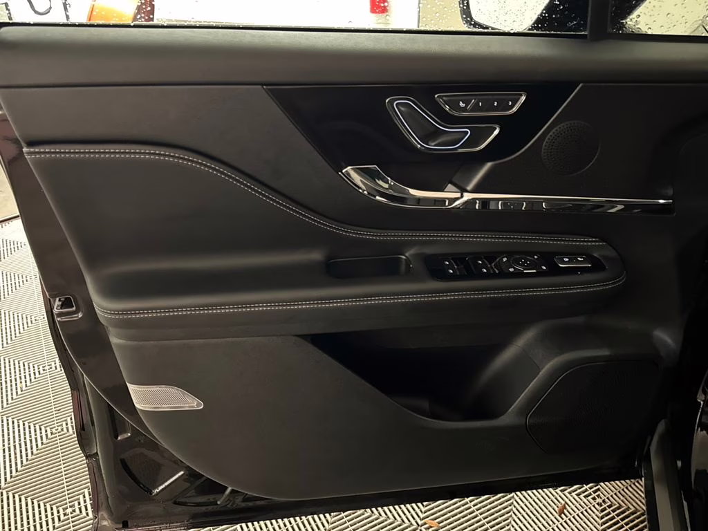 2025 Black Metallic Lincoln Corsair Premiere AWD SUV