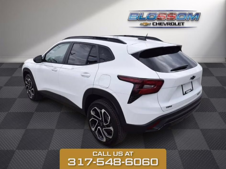 2026 Summit White Chevrolet Trax 2RS FWD SUV