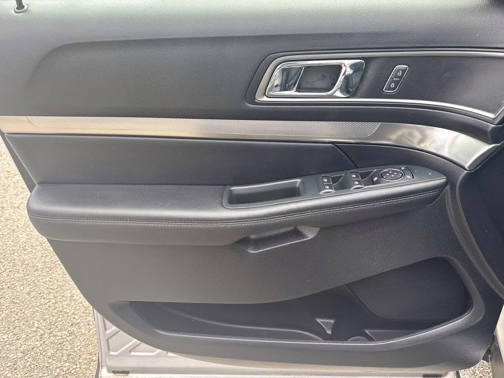 2019 Ingot Silver Ford Explorer XLT FWD SUV