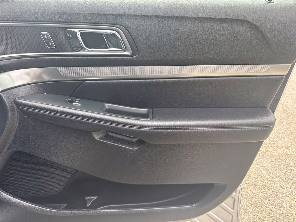 2019 Ingot Silver Ford Explorer XLT FWD SUV