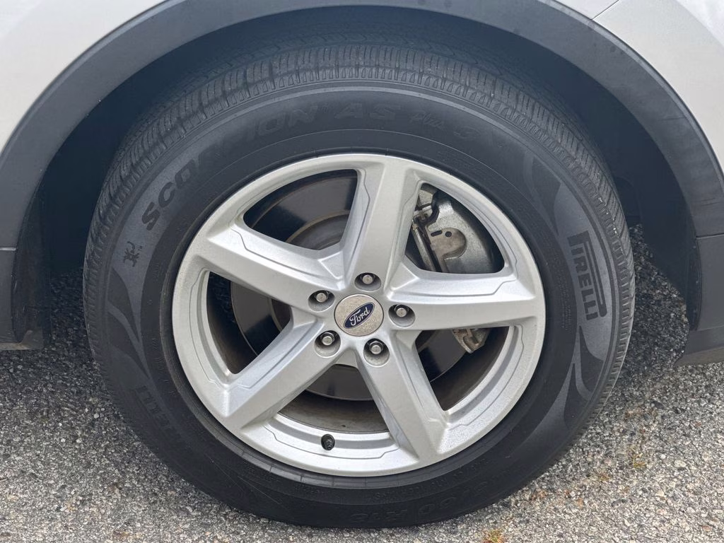 2019 Ingot Silver Ford Explorer XLT FWD SUV