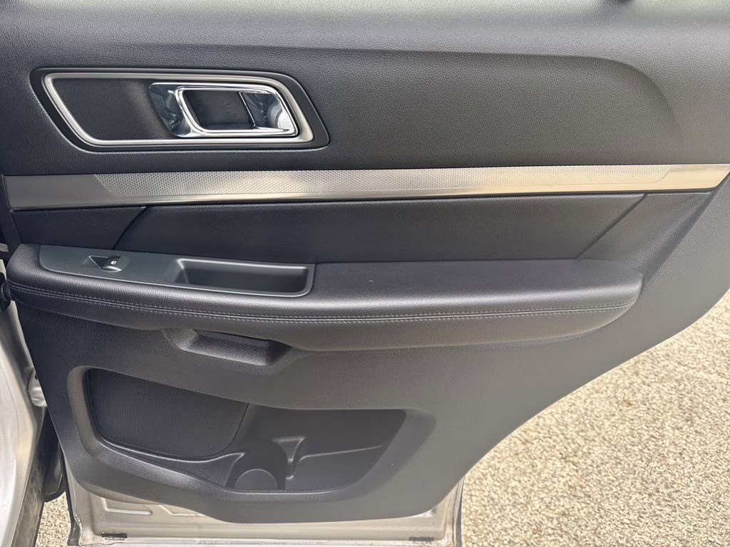 2019 Ingot Silver Ford Explorer XLT FWD SUV