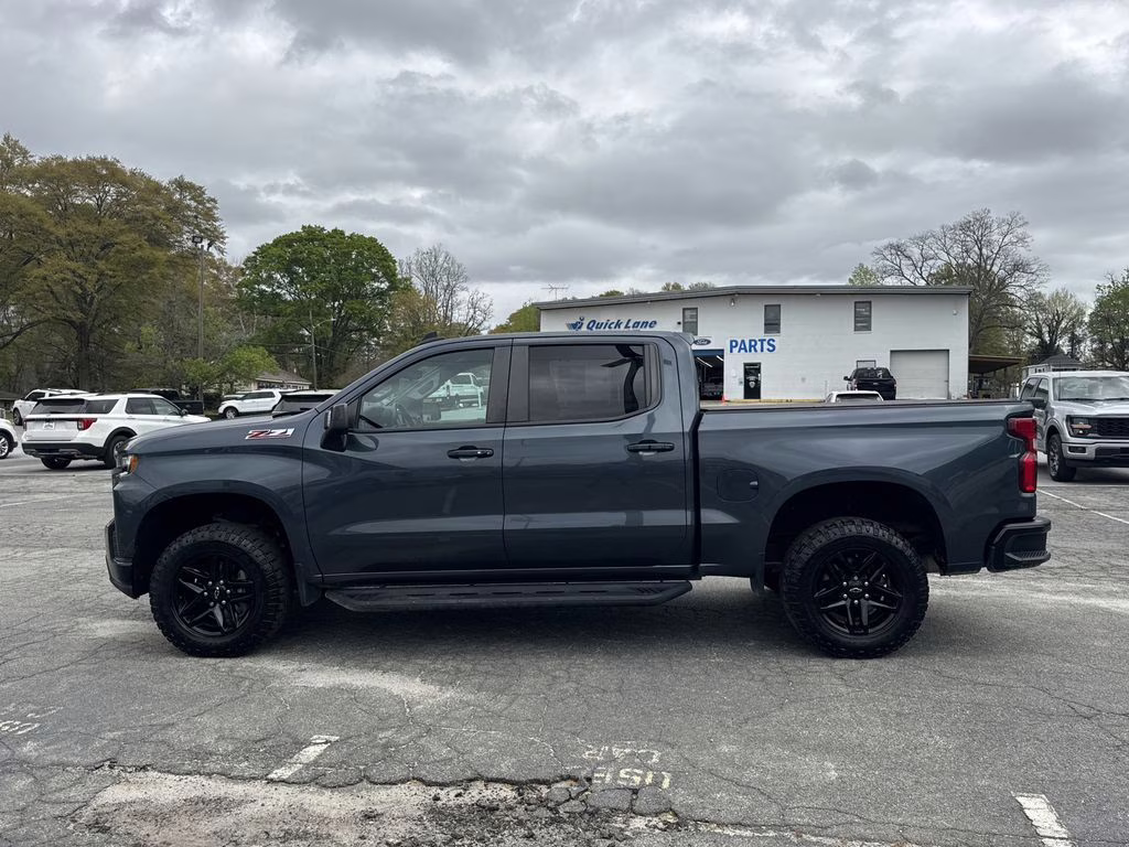 2021 Shadow Gray Metallic Chevrolet Silverado 1500 LT Trail Boss 4X4 Truck