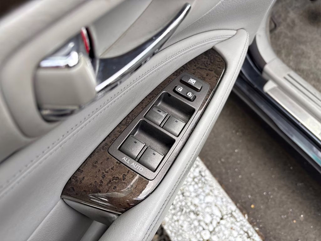 2007 Lexus LS 460 RWD Sedan