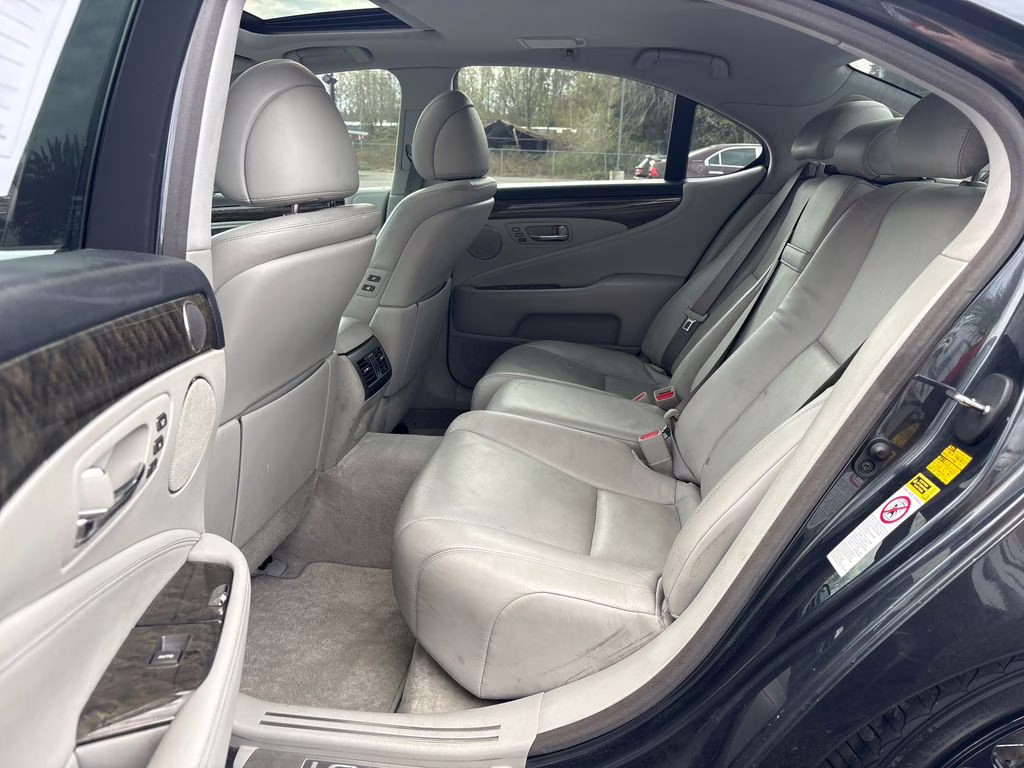 2007 Lexus LS 460 RWD Sedan