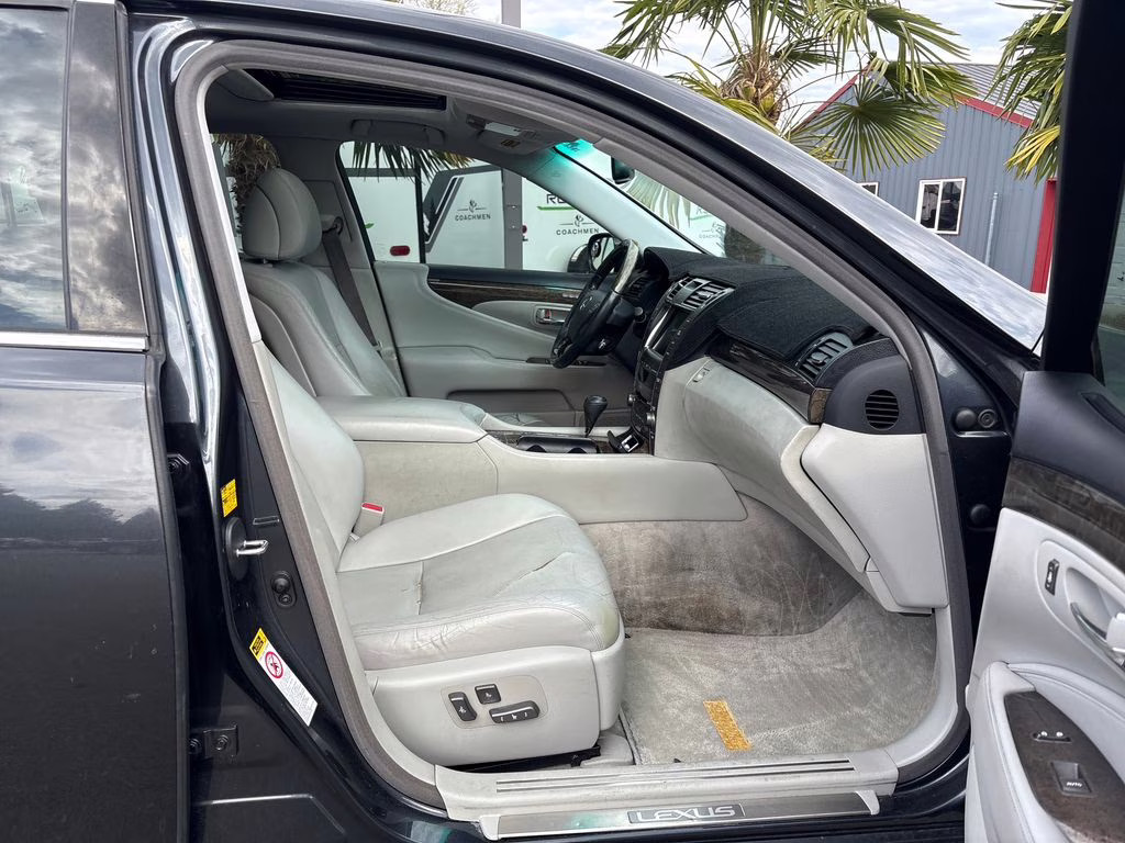 2007 Lexus LS 460 RWD Sedan