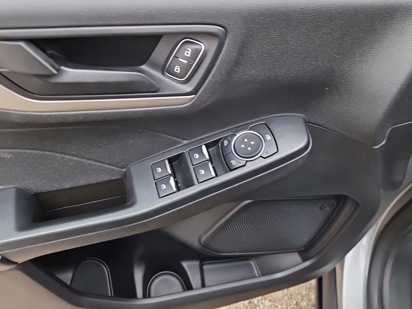 2022 Iconic Silver Ford Escape SE Hybrid AWD SUV