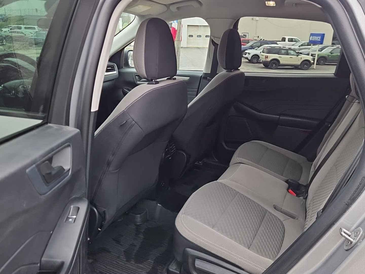 2022 Iconic Silver Ford Escape SE Hybrid AWD SUV