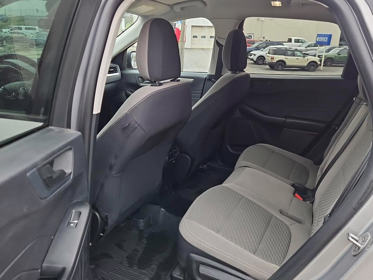 2022 Iconic Silver Ford Escape SE Hybrid AWD SUV