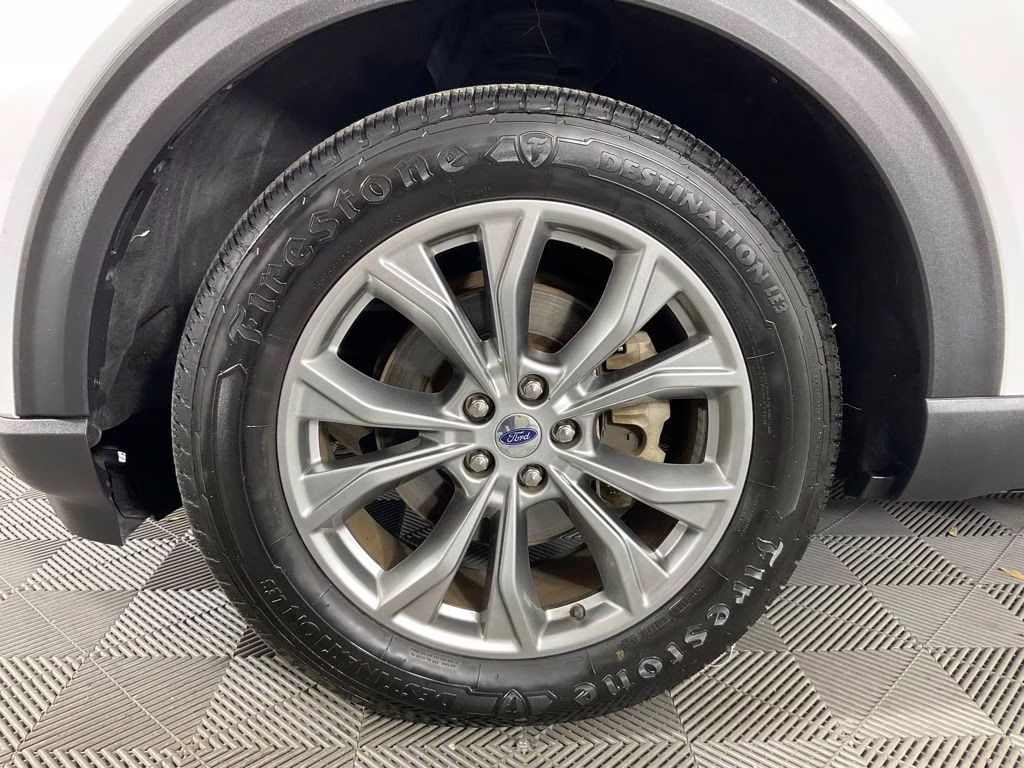 2020 Oxford White Ford Explorer Limited RWD SUV