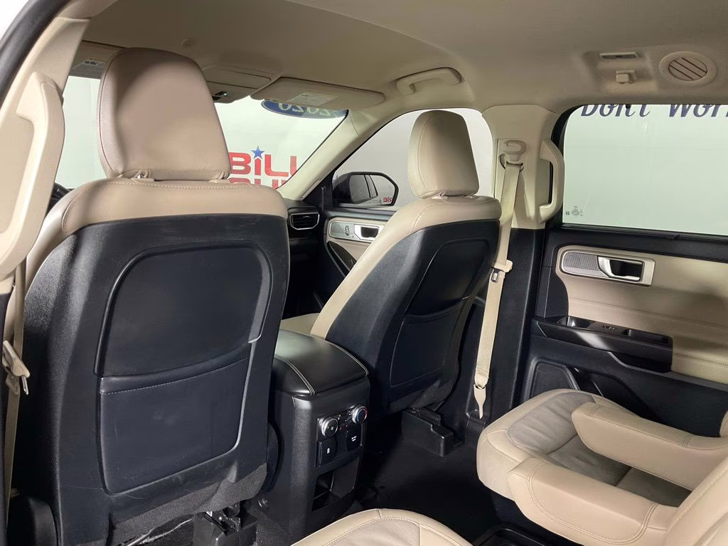 2020 Oxford White Ford Explorer Limited RWD SUV