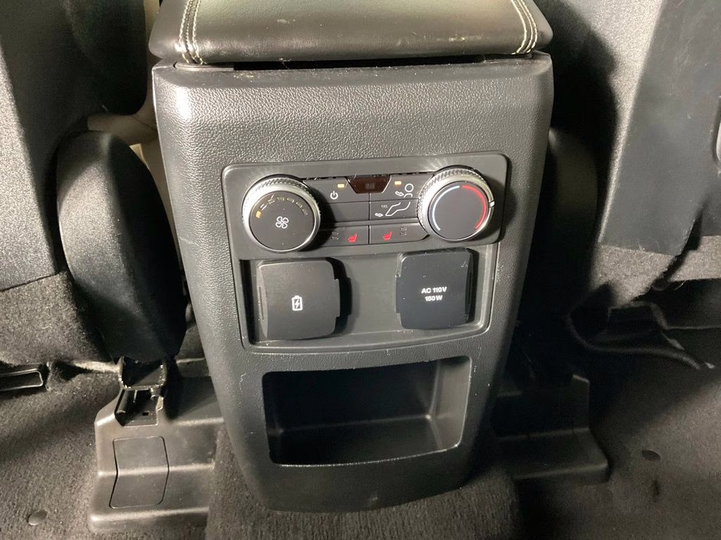 2020 Oxford White Ford Explorer Limited RWD SUV