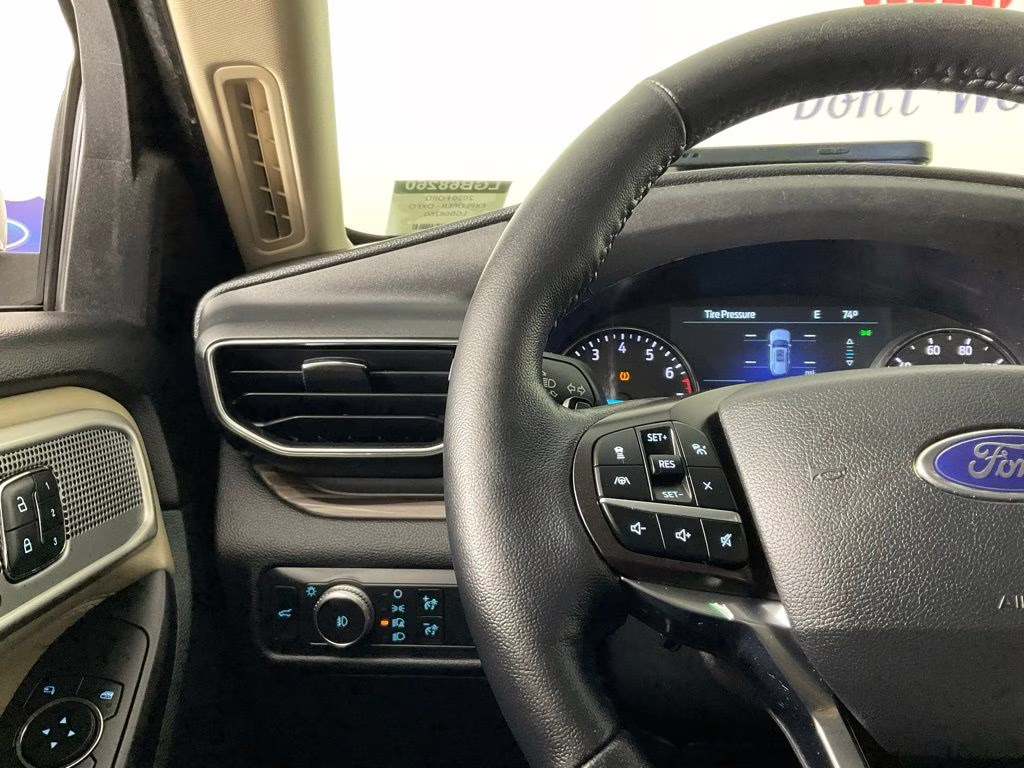 2020 Oxford White Ford Explorer Limited RWD SUV