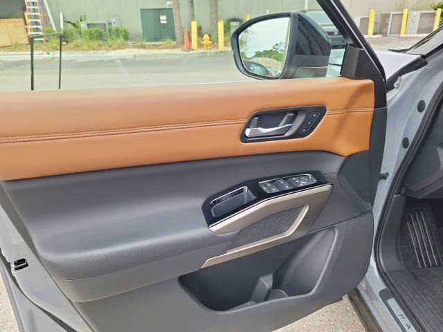 2025 Super Black Nissan Pathfinder Platinum FWD SUV