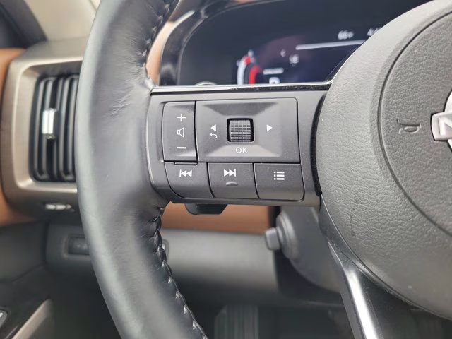 2025 Super Black Nissan Pathfinder Platinum FWD SUV