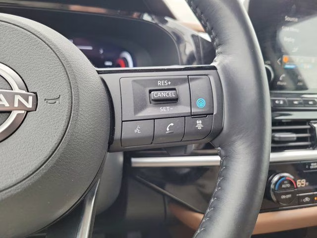 2025 Super Black Nissan Pathfinder Platinum FWD SUV