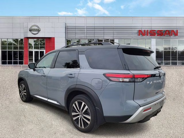 2025 Super Black Nissan Pathfinder Platinum FWD SUV