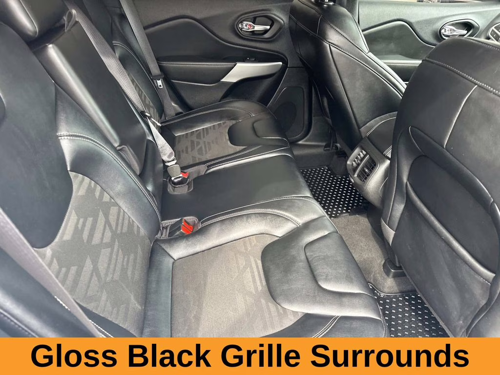 2022 Bright White Clearcoat Jeep Cherokee X 4X4 SUV