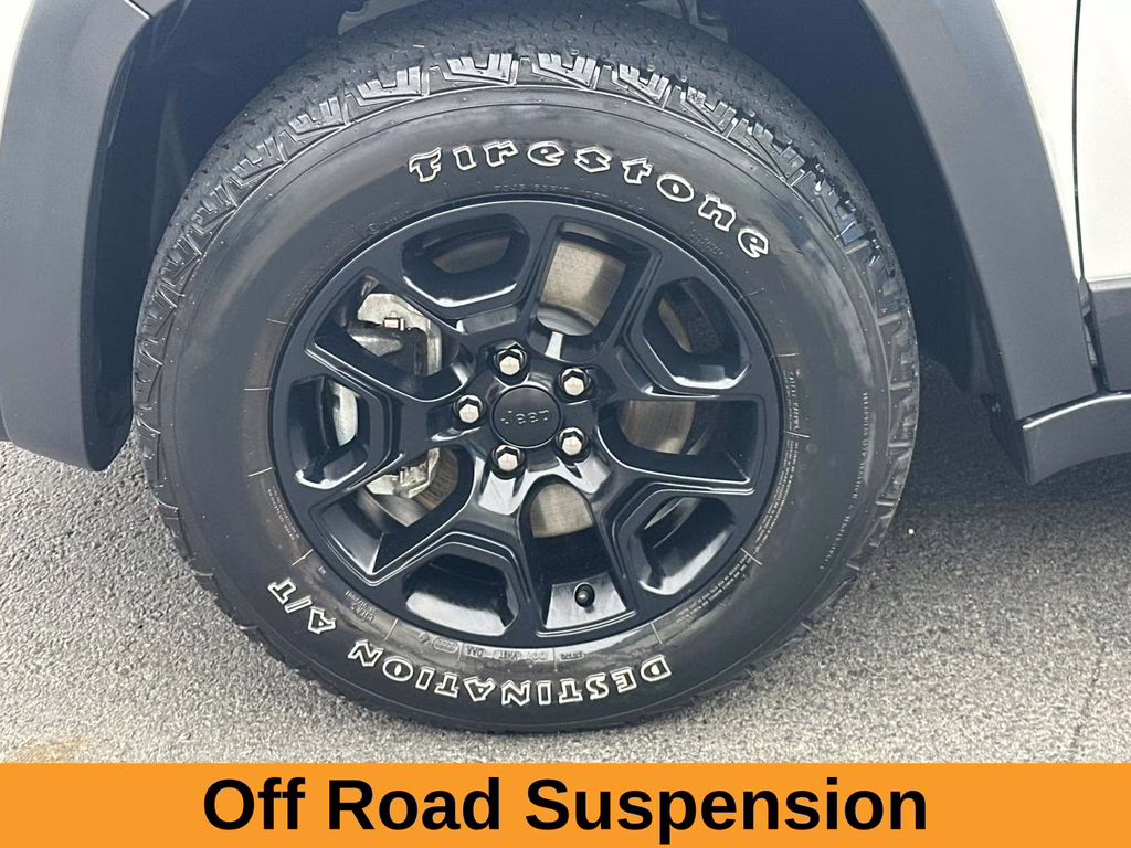 2022 Bright White Clearcoat Jeep Cherokee X 4X4 SUV