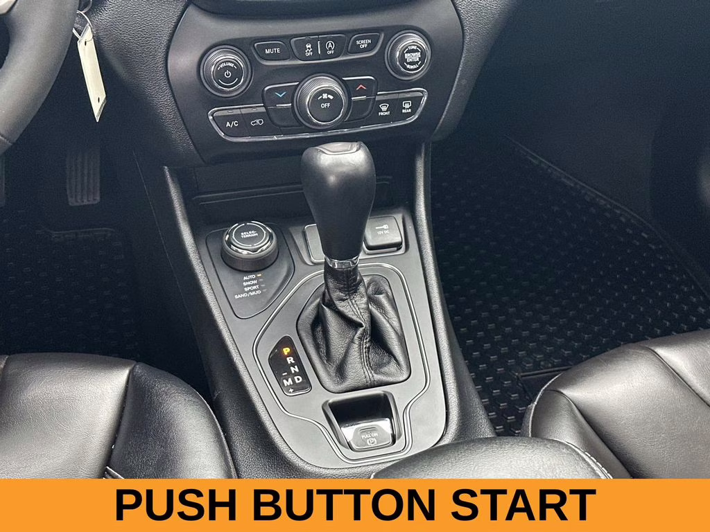 2022 Bright White Clearcoat Jeep Cherokee X 4X4 SUV