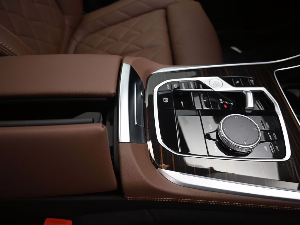 2026 Mineral White Metallic BMW X5 xDrive40i AWD SUV
