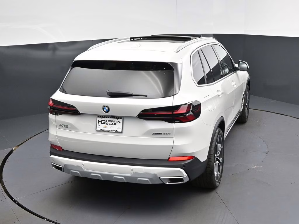 2026 Mineral White Metallic BMW X5 xDrive40i AWD SUV