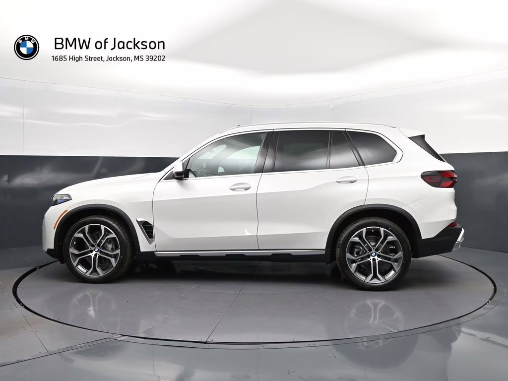 2026 Mineral White Metallic BMW X5 xDrive40i AWD SUV
