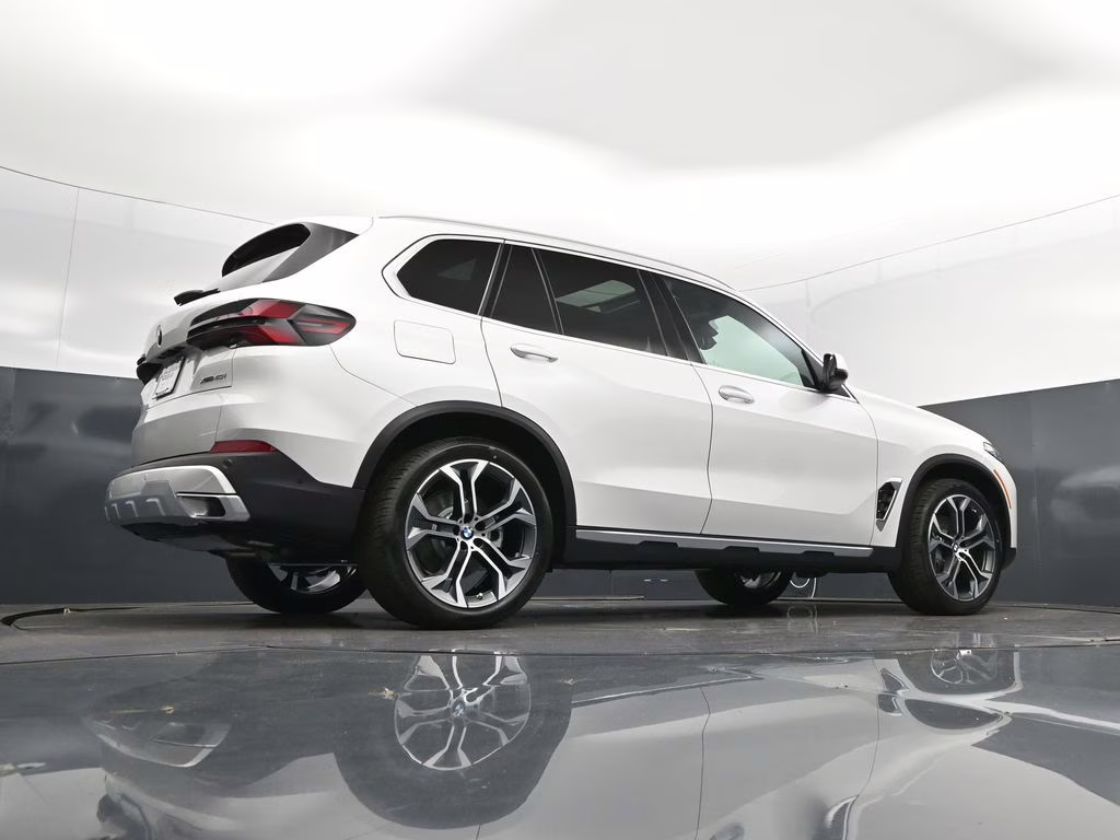 2026 Mineral White Metallic BMW X5 xDrive40i AWD SUV