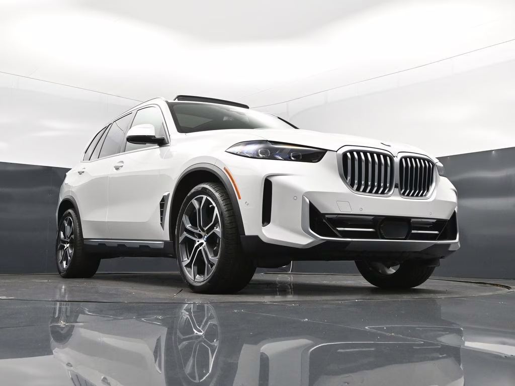2026 Mineral White Metallic BMW X5 xDrive40i AWD SUV