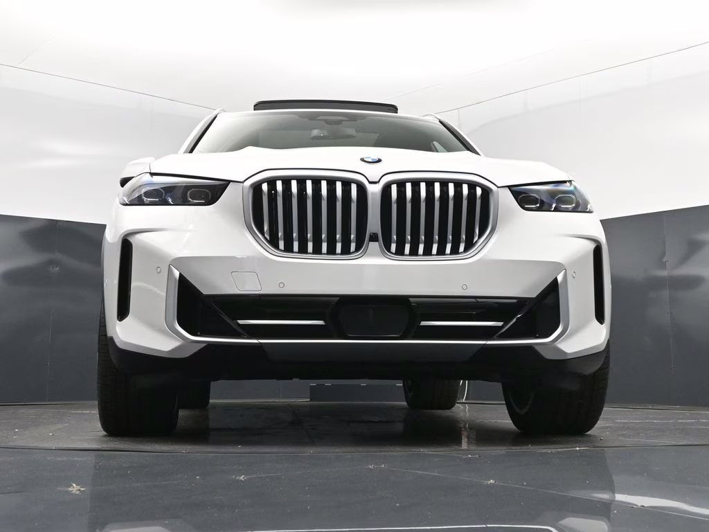 2026 Mineral White Metallic BMW X5 xDrive40i AWD SUV