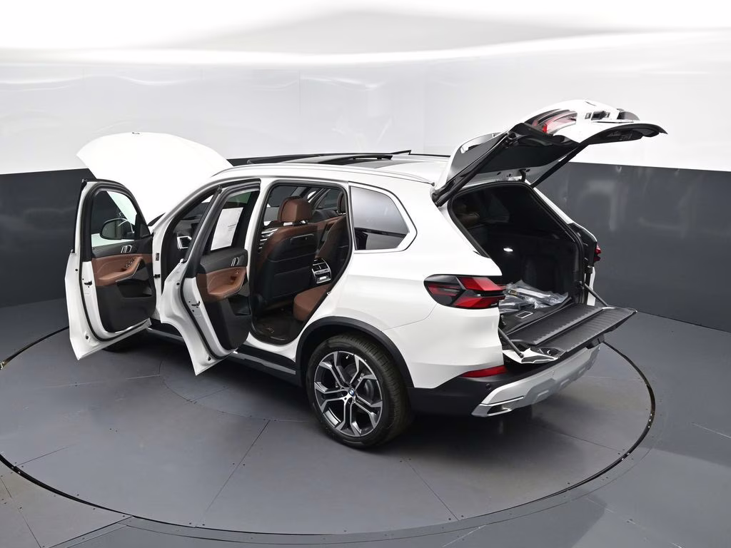 2026 Mineral White Metallic BMW X5 xDrive40i AWD SUV
