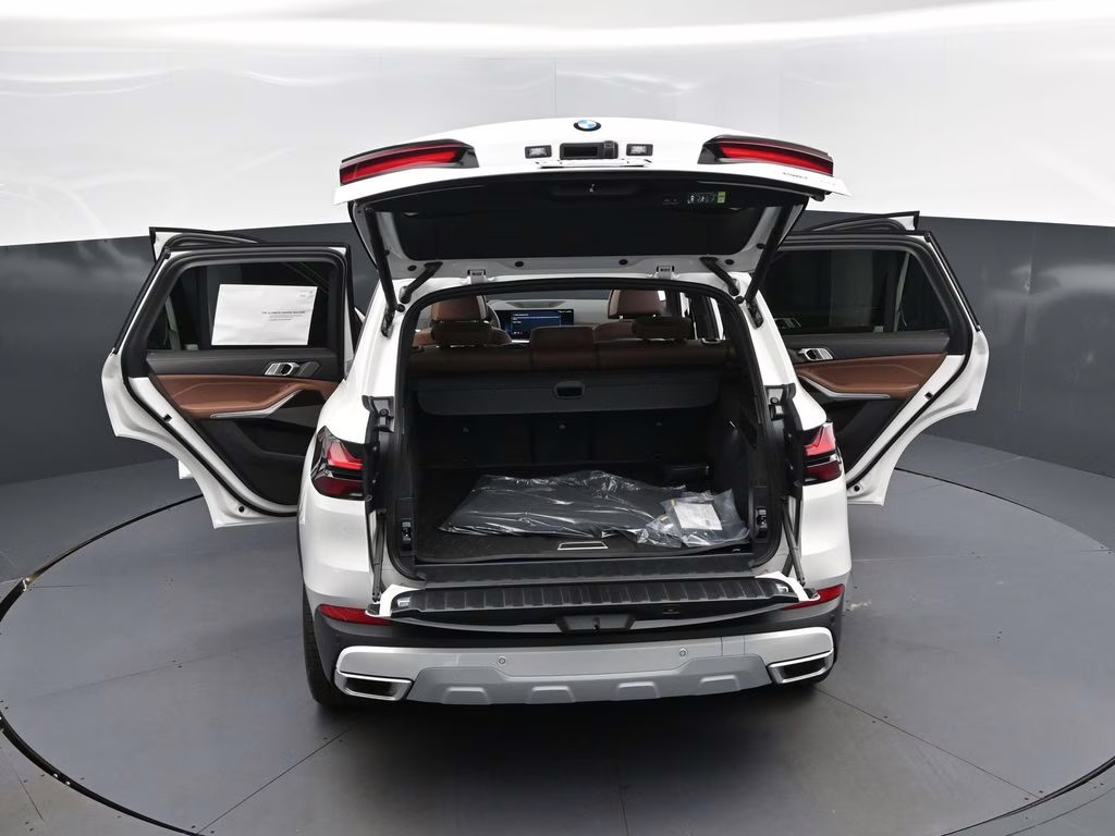 2026 Mineral White Metallic BMW X5 xDrive40i AWD SUV