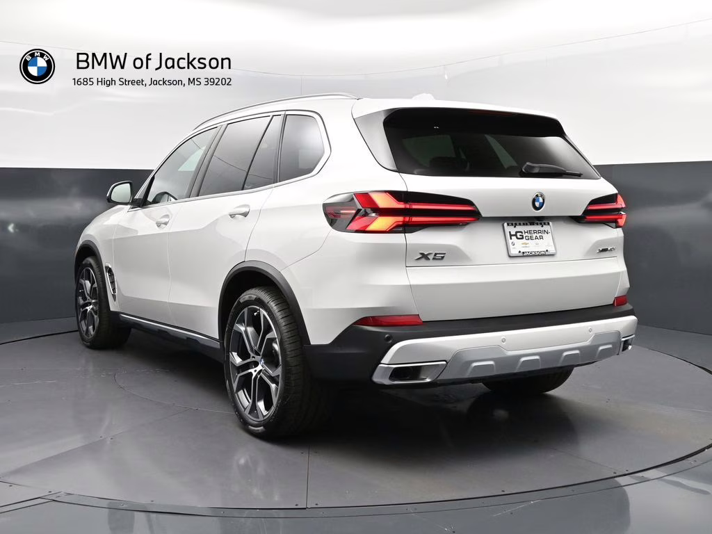 2026 Mineral White Metallic BMW X5 xDrive40i AWD SUV