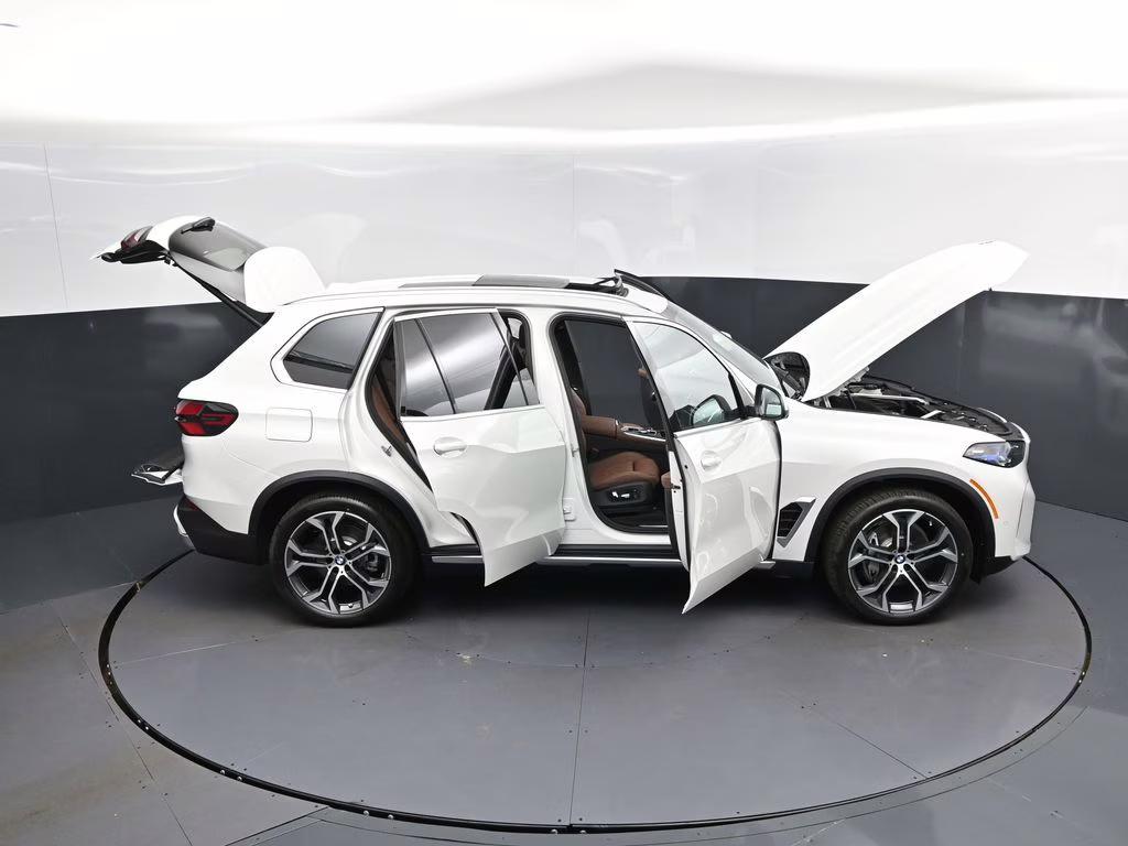 2026 Mineral White Metallic BMW X5 xDrive40i AWD SUV