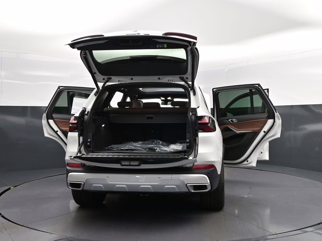 2026 Mineral White Metallic BMW X5 xDrive40i AWD SUV