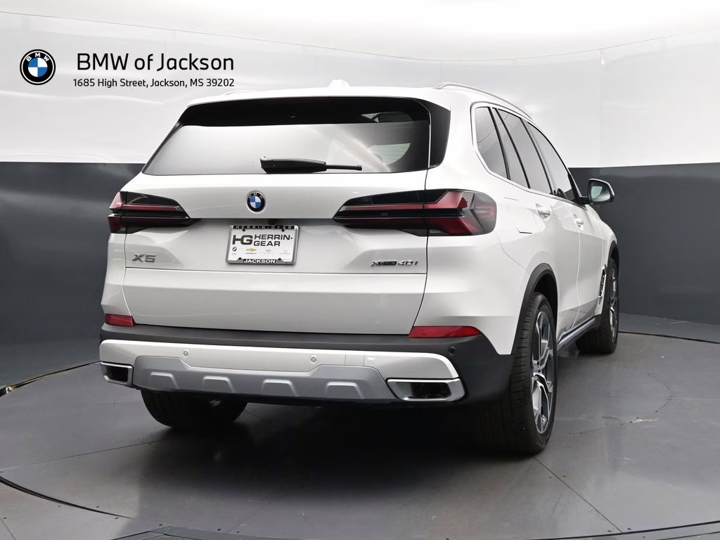 2026 Mineral White Metallic BMW X5 xDrive40i AWD SUV