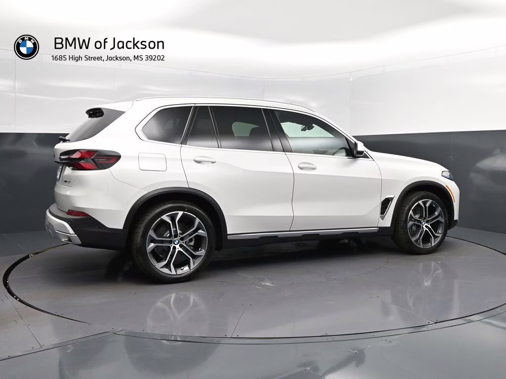 2026 Mineral White Metallic BMW X5 xDrive40i AWD SUV