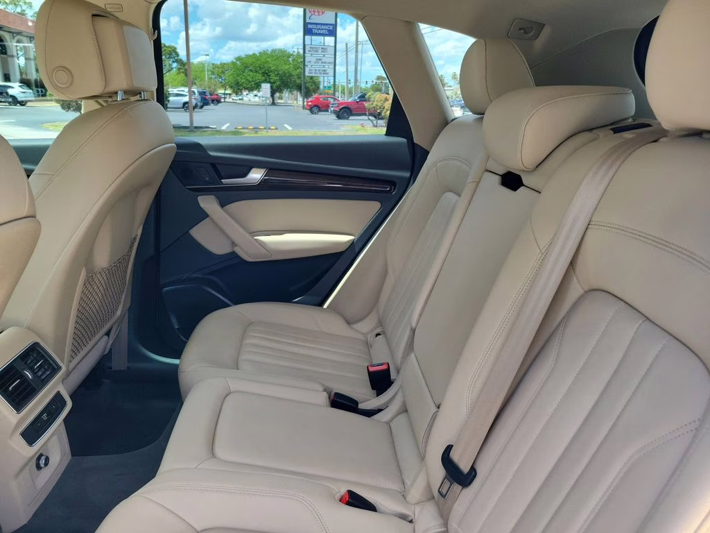 2019 Glacier White Metallic Audi Q5 Premium AWD SUV