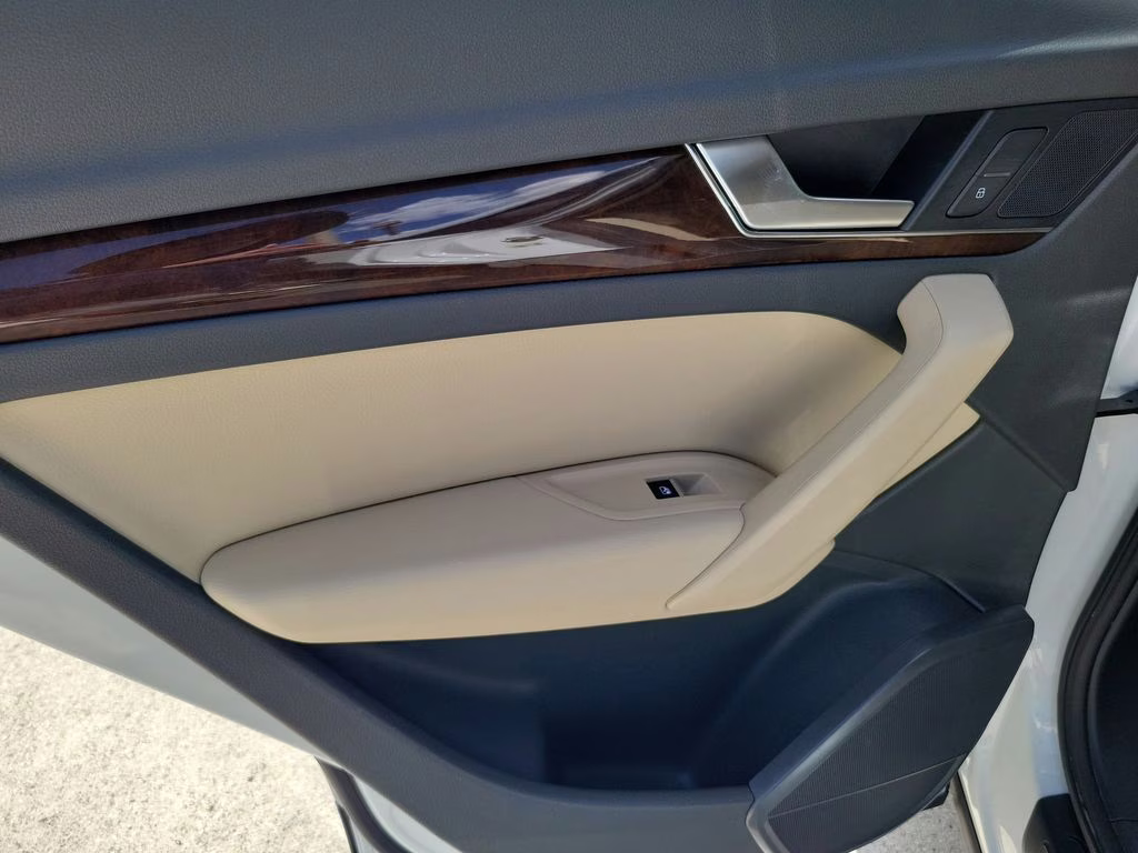 2019 Glacier White Metallic Audi Q5 Premium AWD SUV