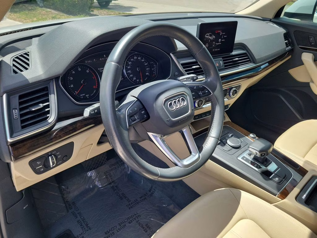 2019 Glacier White Metallic Audi Q5 Premium AWD SUV