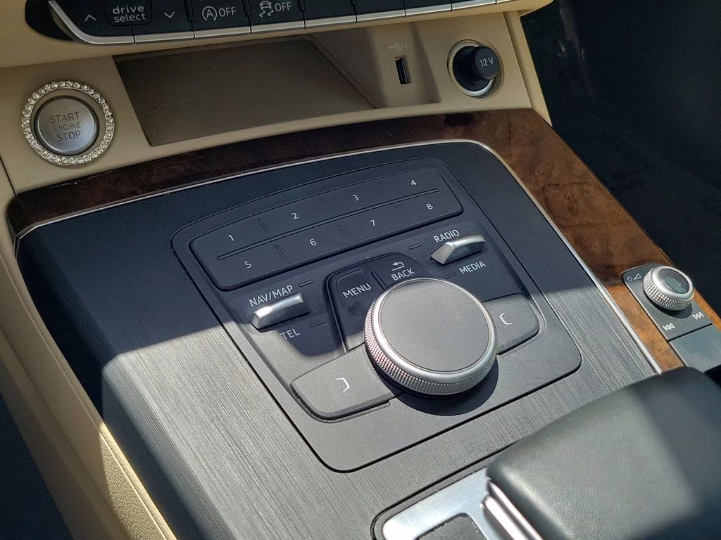 2019 Glacier White Metallic Audi Q5 Premium AWD SUV