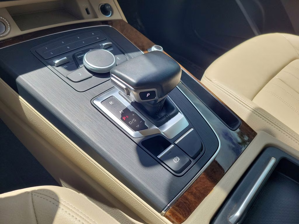 2019 Glacier White Metallic Audi Q5 Premium AWD SUV