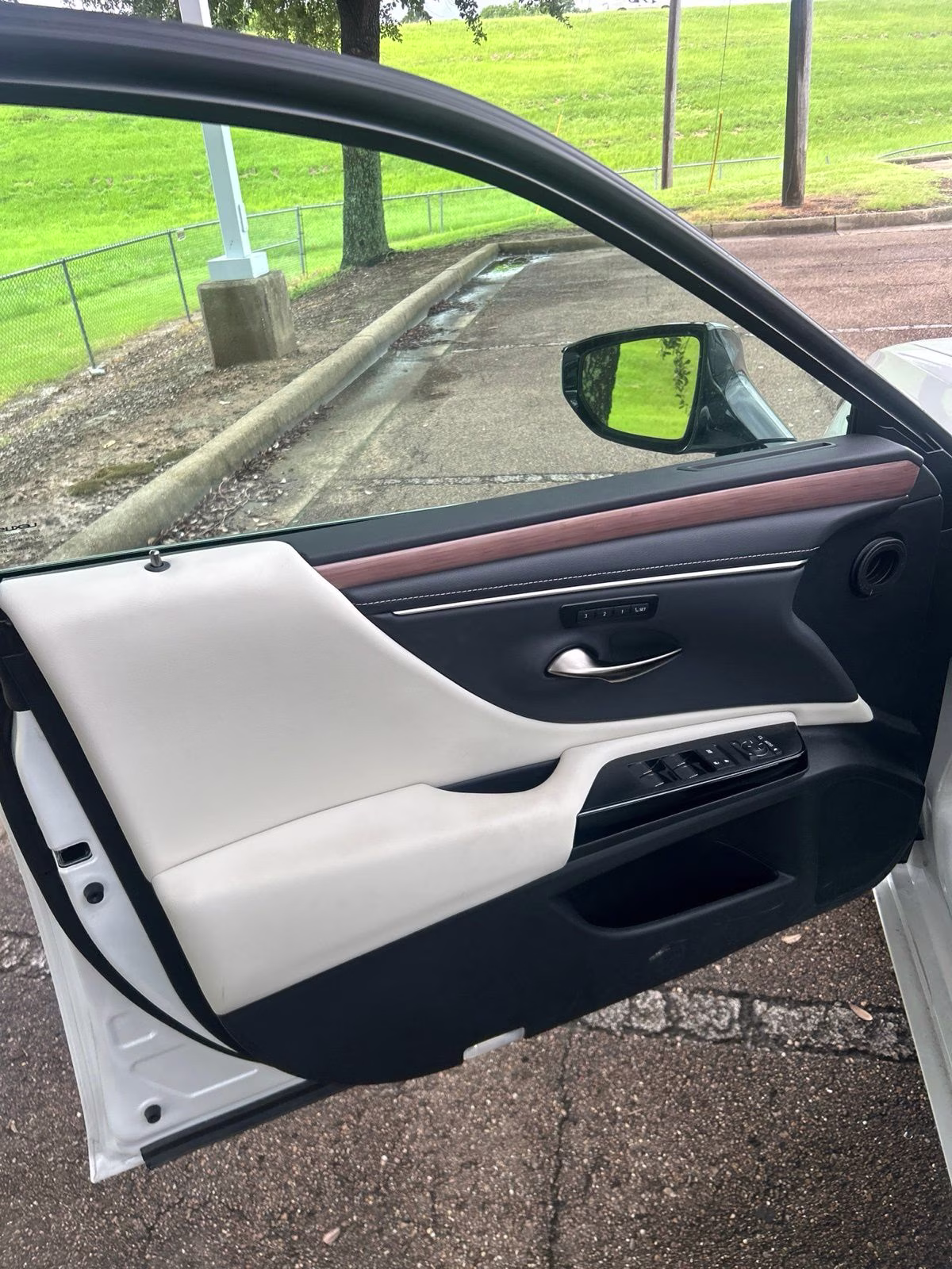 2025 White Pearl Lexus ES 350 FWD Sedan