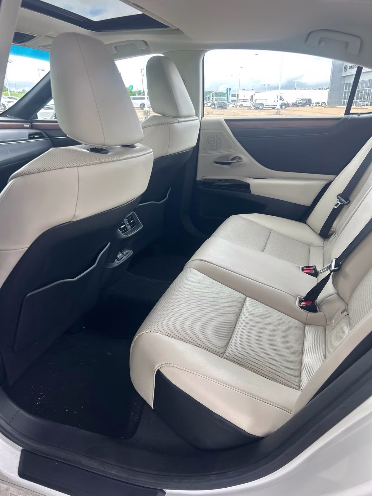 2025 White Pearl Lexus ES 350 FWD Sedan