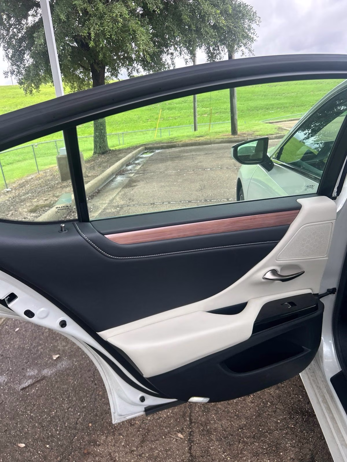 2025 White Pearl Lexus ES 350 FWD Sedan