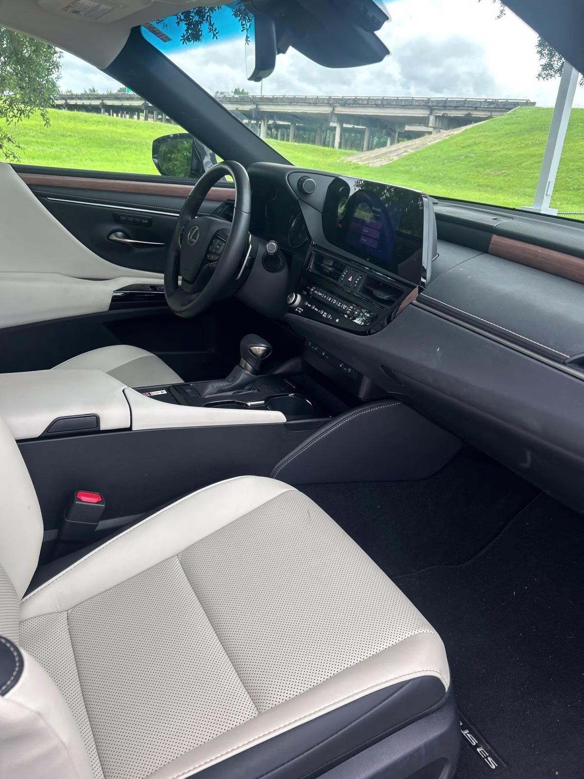 2025 White Pearl Lexus ES 350 FWD Sedan