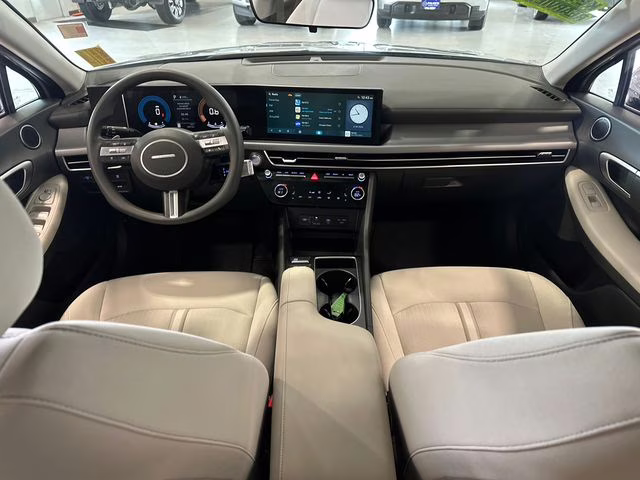 2024 Aero Silver Hyundai Sonata SEL FWD Sedan